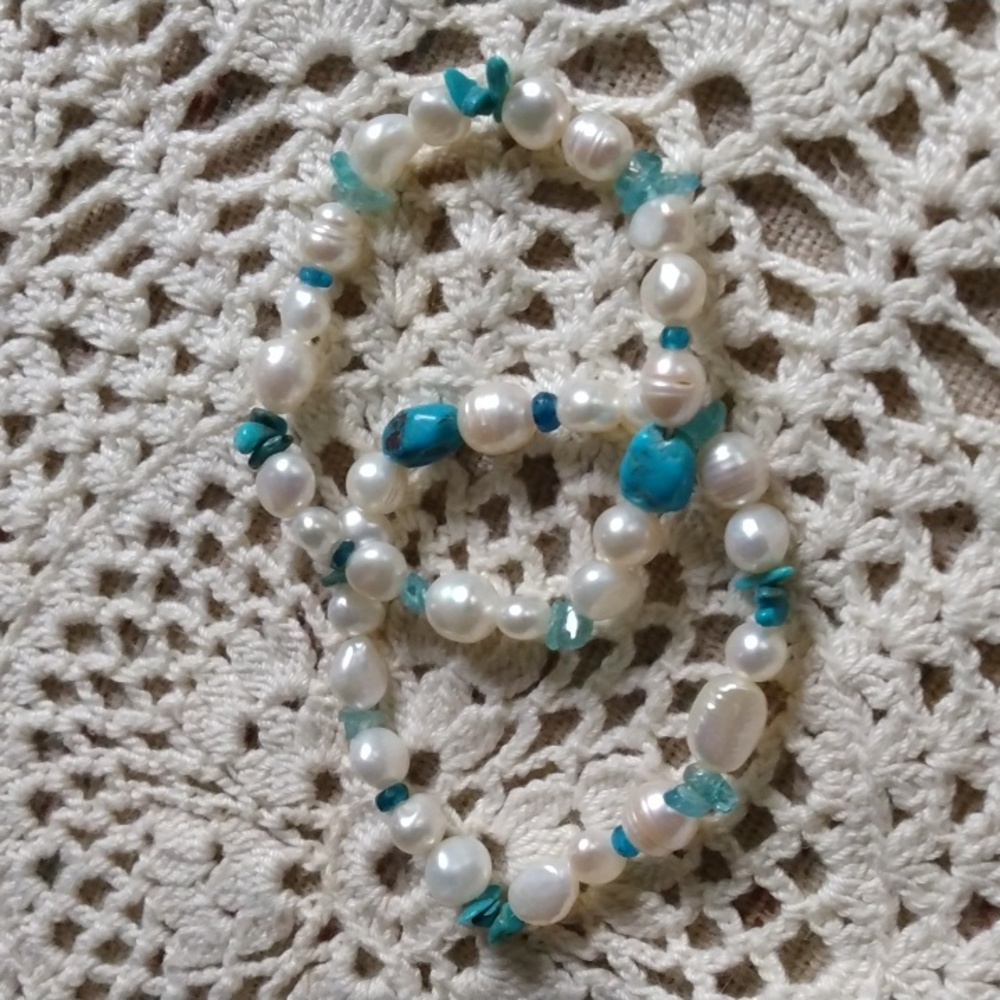 SET OF 2 STRETCH PEARL, TURQUOISE AND APATITE BRACELETS